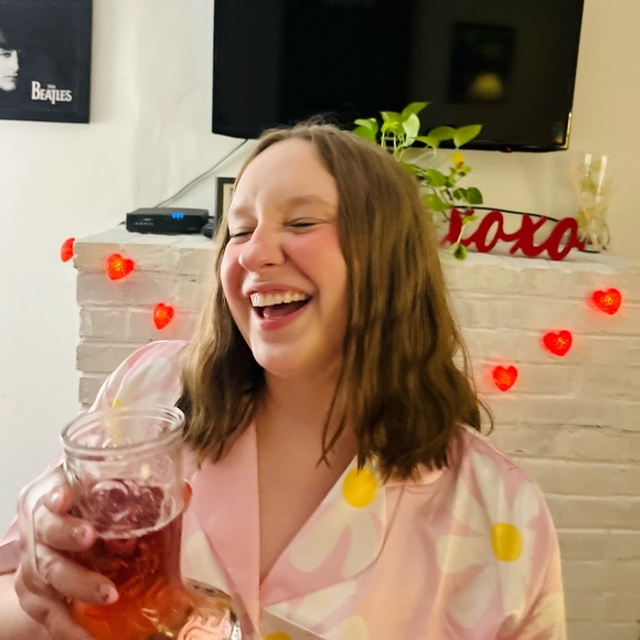 Meet your Posher, Mariah - Picture 4 of 5